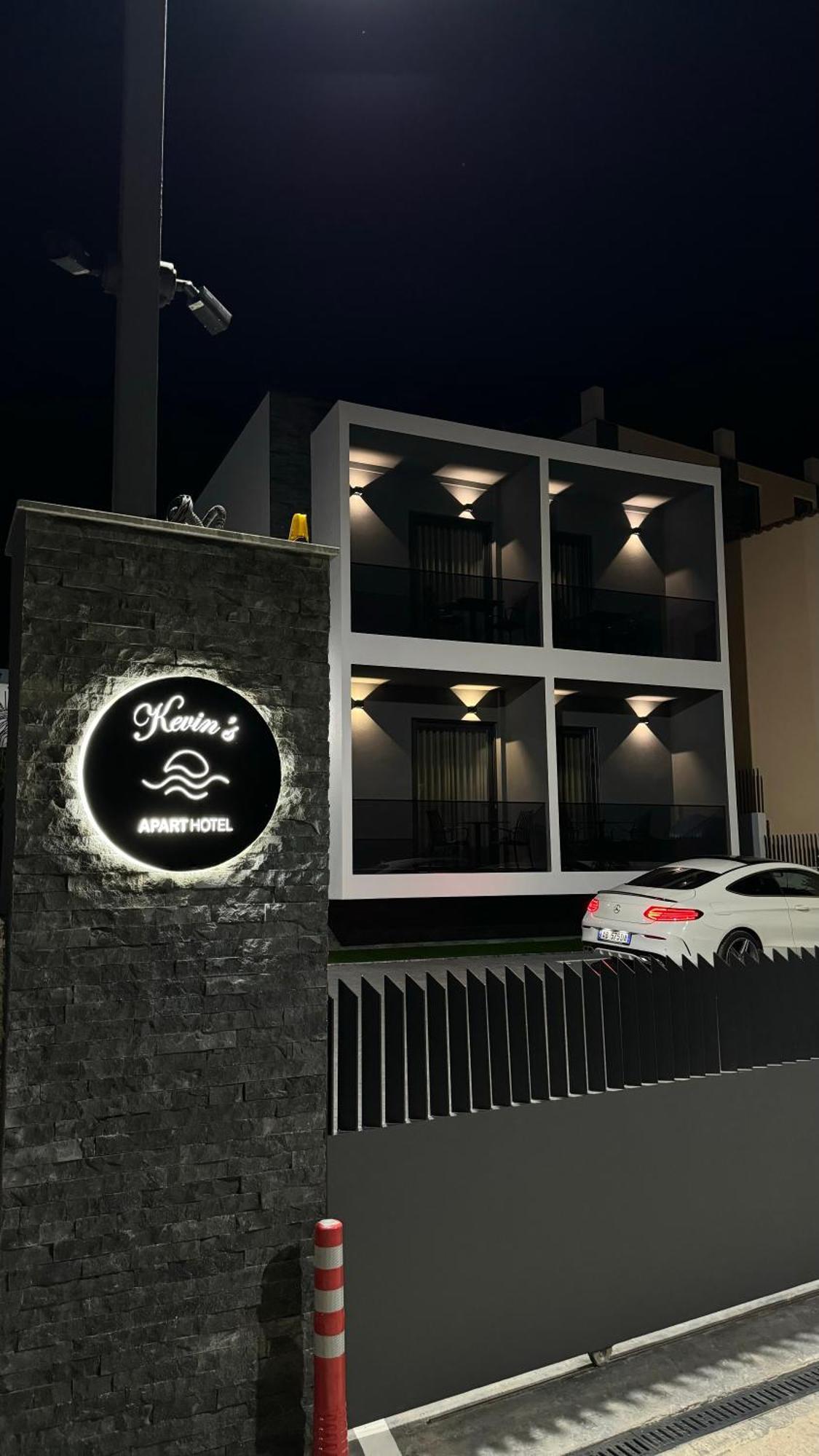Kevin'S Aparthotel วญอเรอ ภายนอก รูปภาพ
