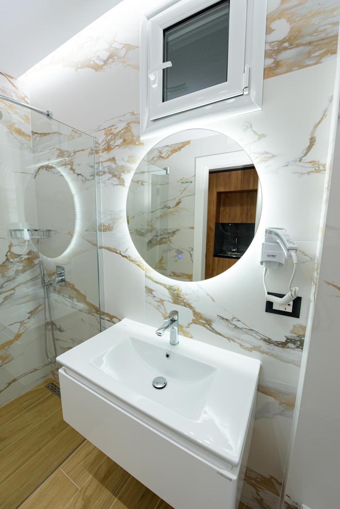 Kevin'S Aparthotel วญอเรอ ภายนอก รูปภาพ