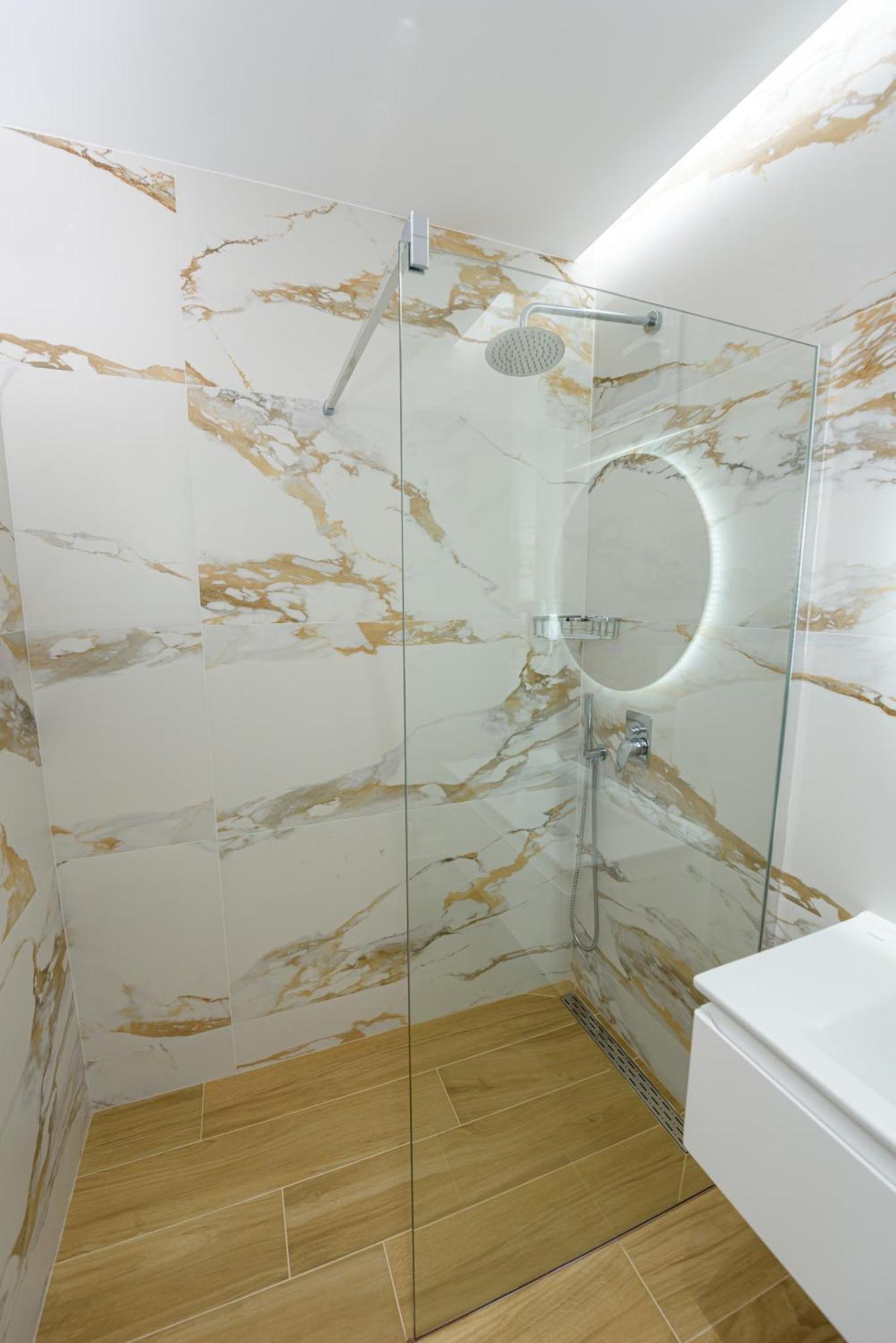 Kevin'S Aparthotel วญอเรอ ภายนอก รูปภาพ