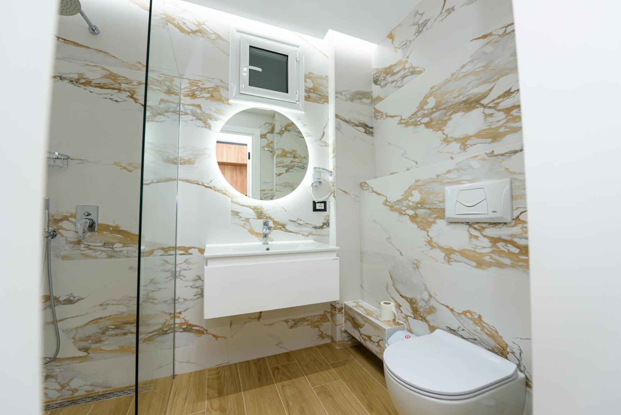 Kevin'S Aparthotel วญอเรอ ภายนอก รูปภาพ