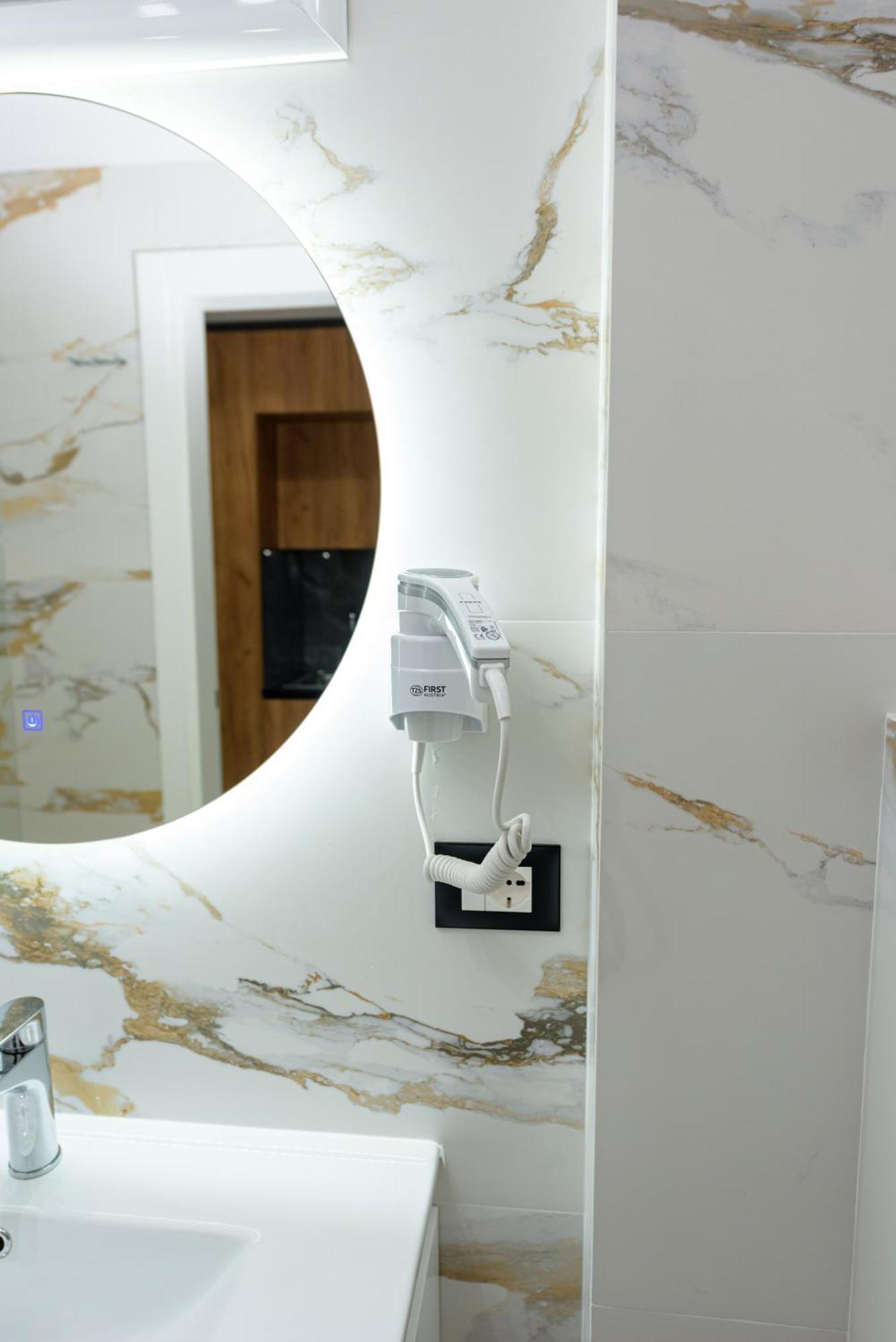 Kevin'S Aparthotel วญอเรอ ภายนอก รูปภาพ